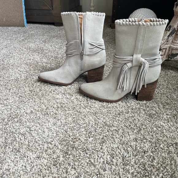 Chocolat Blu Azzo Western Style Boot in Ice Suede in SZ 7 new w/o Box - Picture 6 of 10